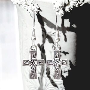 5 For $25💫Alternative Silver Rose Cross Dangles Earrings